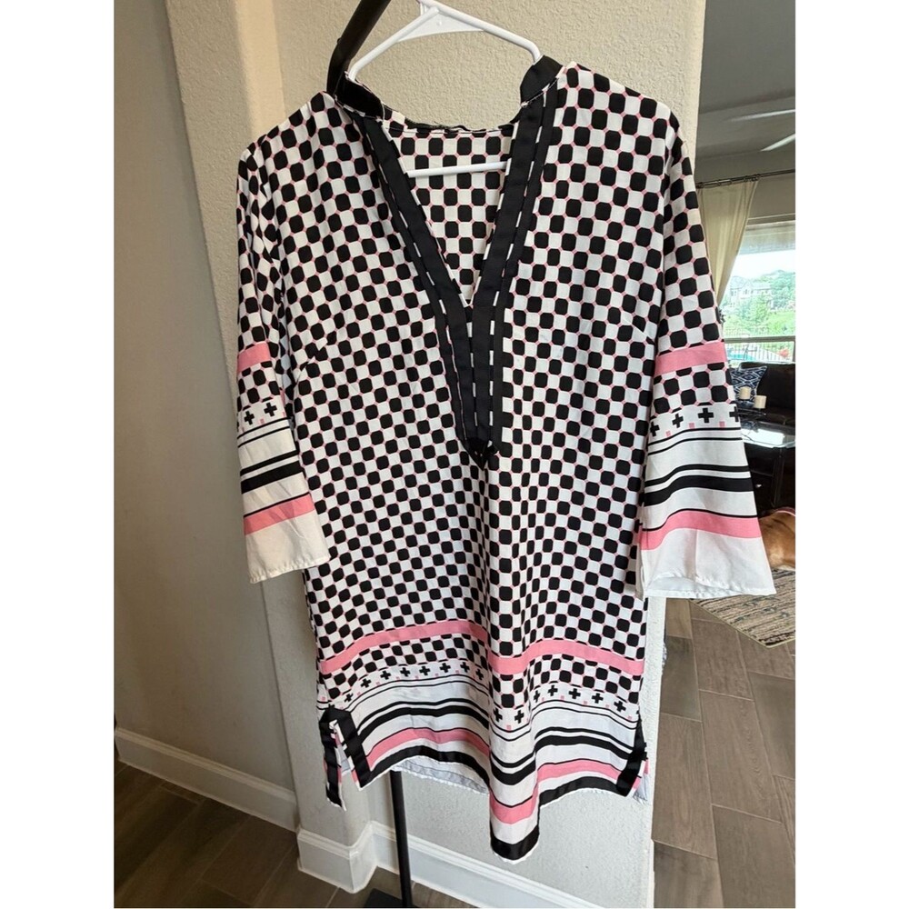 Ark & Co Black and Pink Geometric v-neck Checker Tunic M